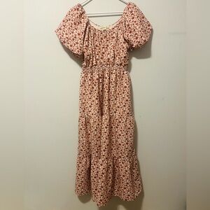 Women’s floral dress, floral, square neck, and puff sleeves